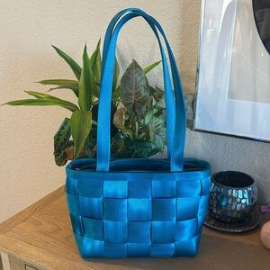 Harveys Seatbelt Bag